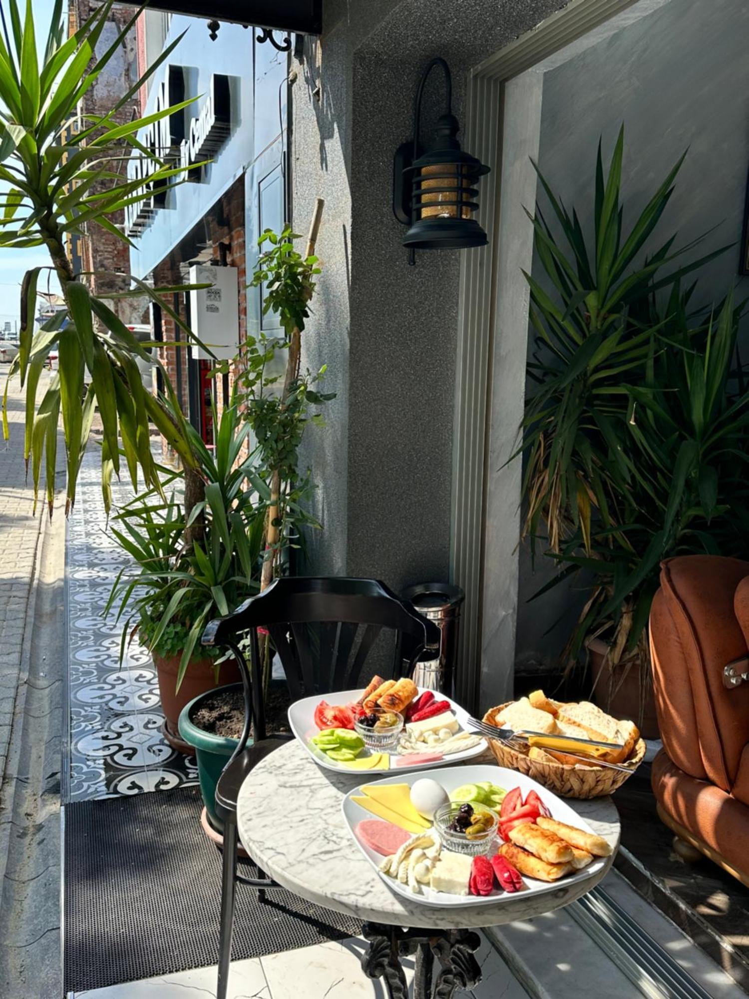 Avrasyaqueen Hotel Istanbul Exterior photo